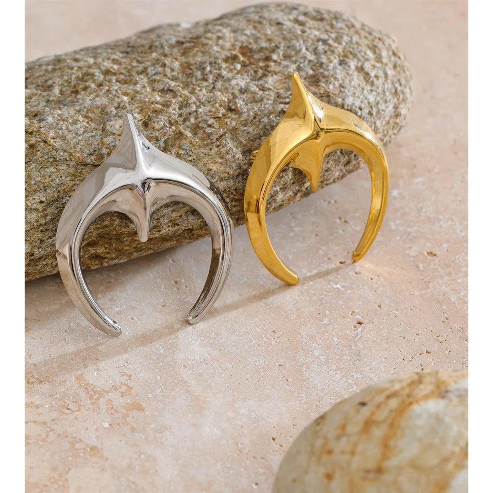 Bull Horn  Brooch Pin