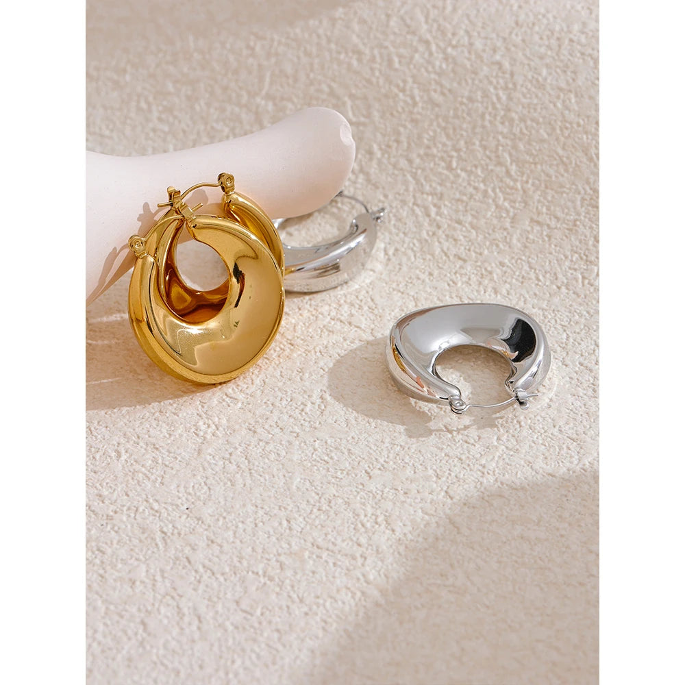 Sleek Round Hollow Hoop Earrings