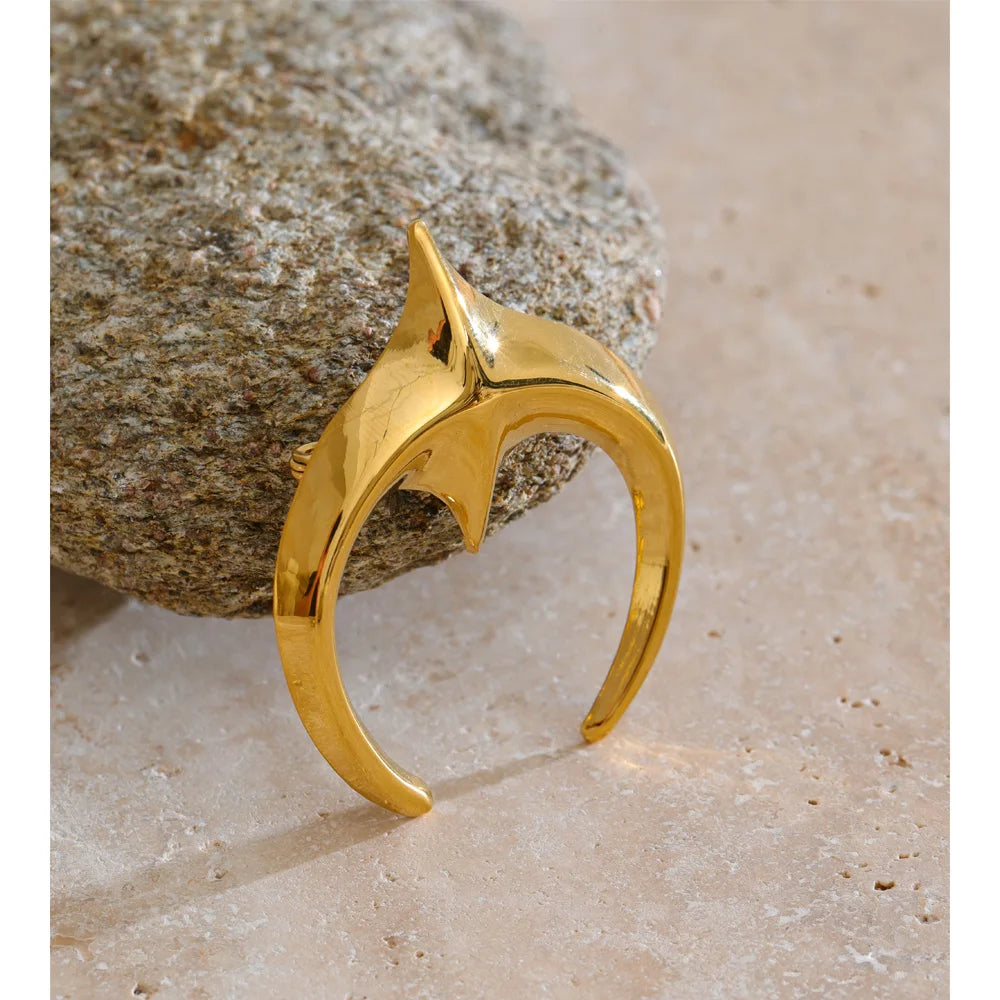 Bull Horn  Brooch Pin