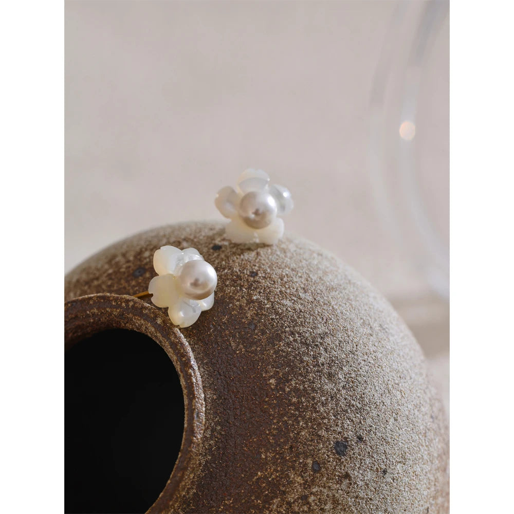 Natural Shell Pearls Flower Stud Earrings