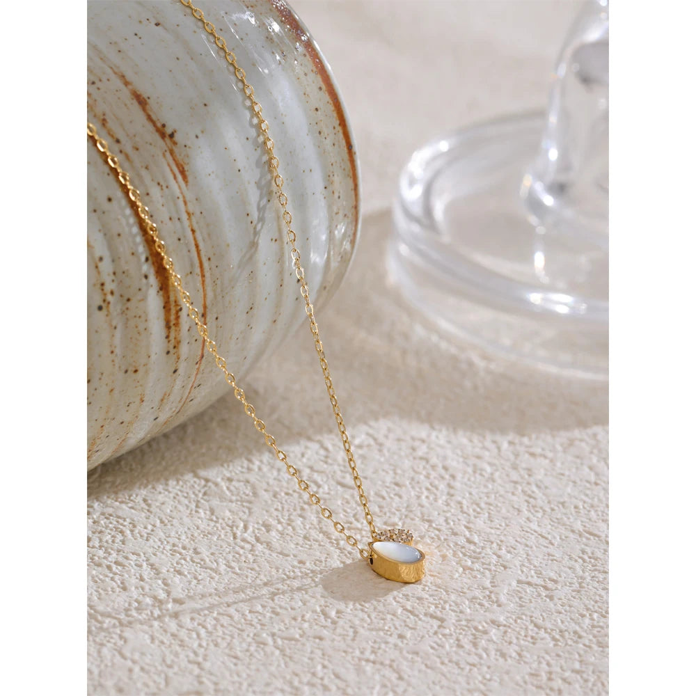 Natural Shell Zirconia Water Drop Pendant Necklace