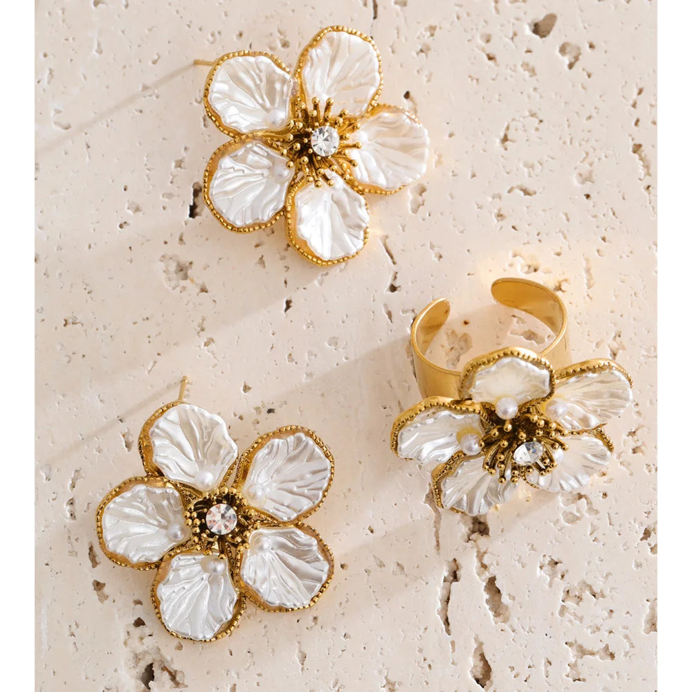 Vintage Petal Pearl Duo