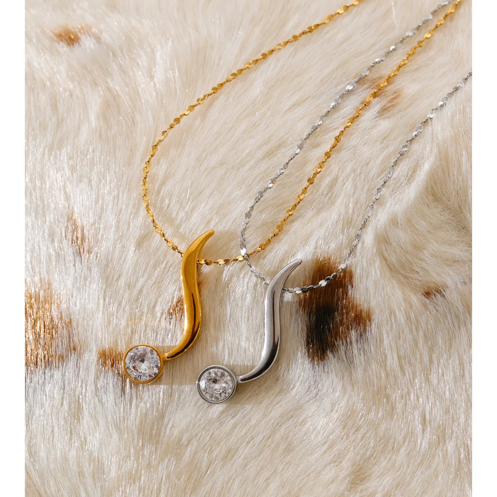 Off-Duty Spark Collar Necklace