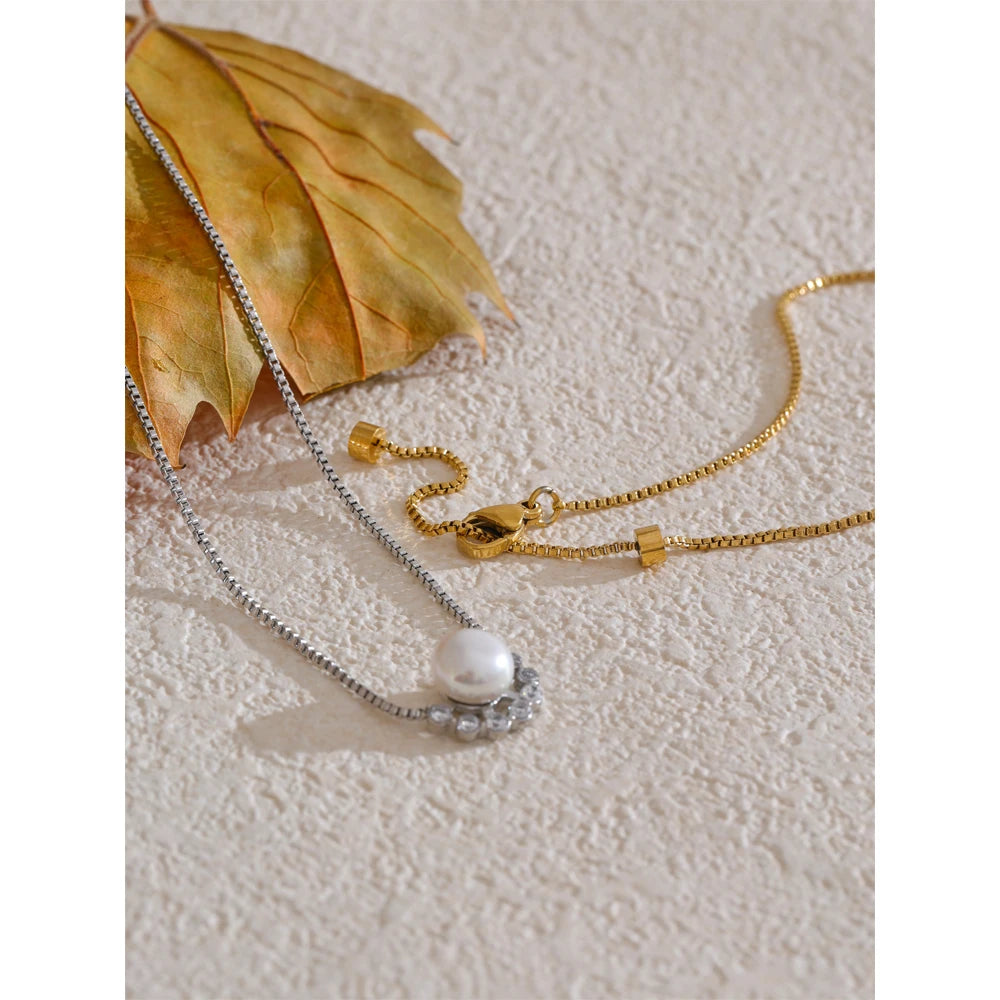 Natural Freshwater Pearl Zirconia Necklace