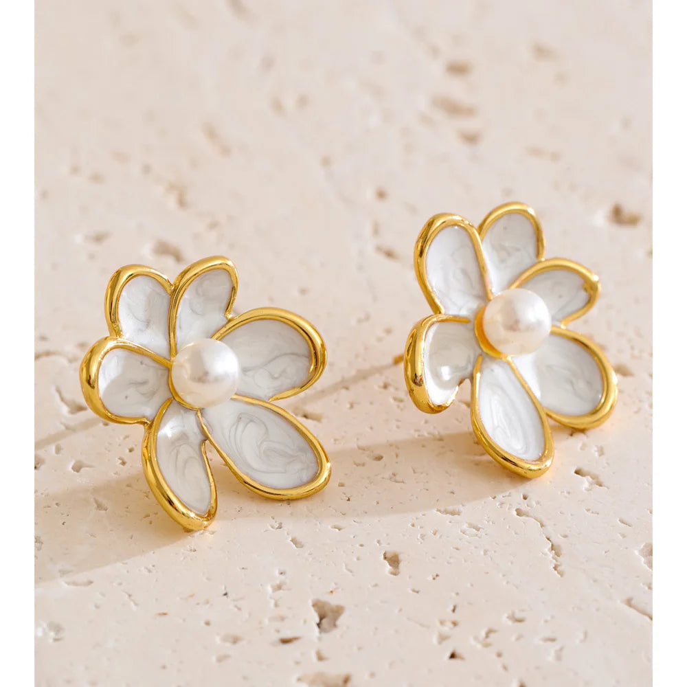 Daisy Dream Pearl Earrings