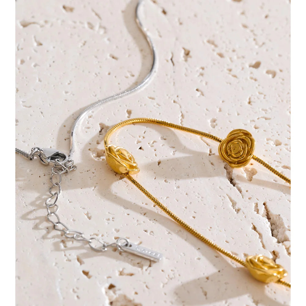 Rose be mine Necklace