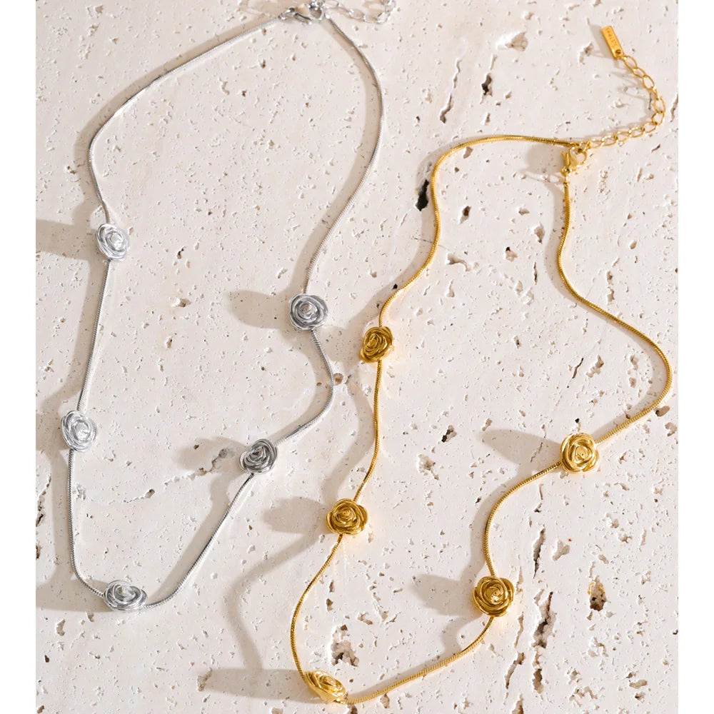 Rose be mine Necklace