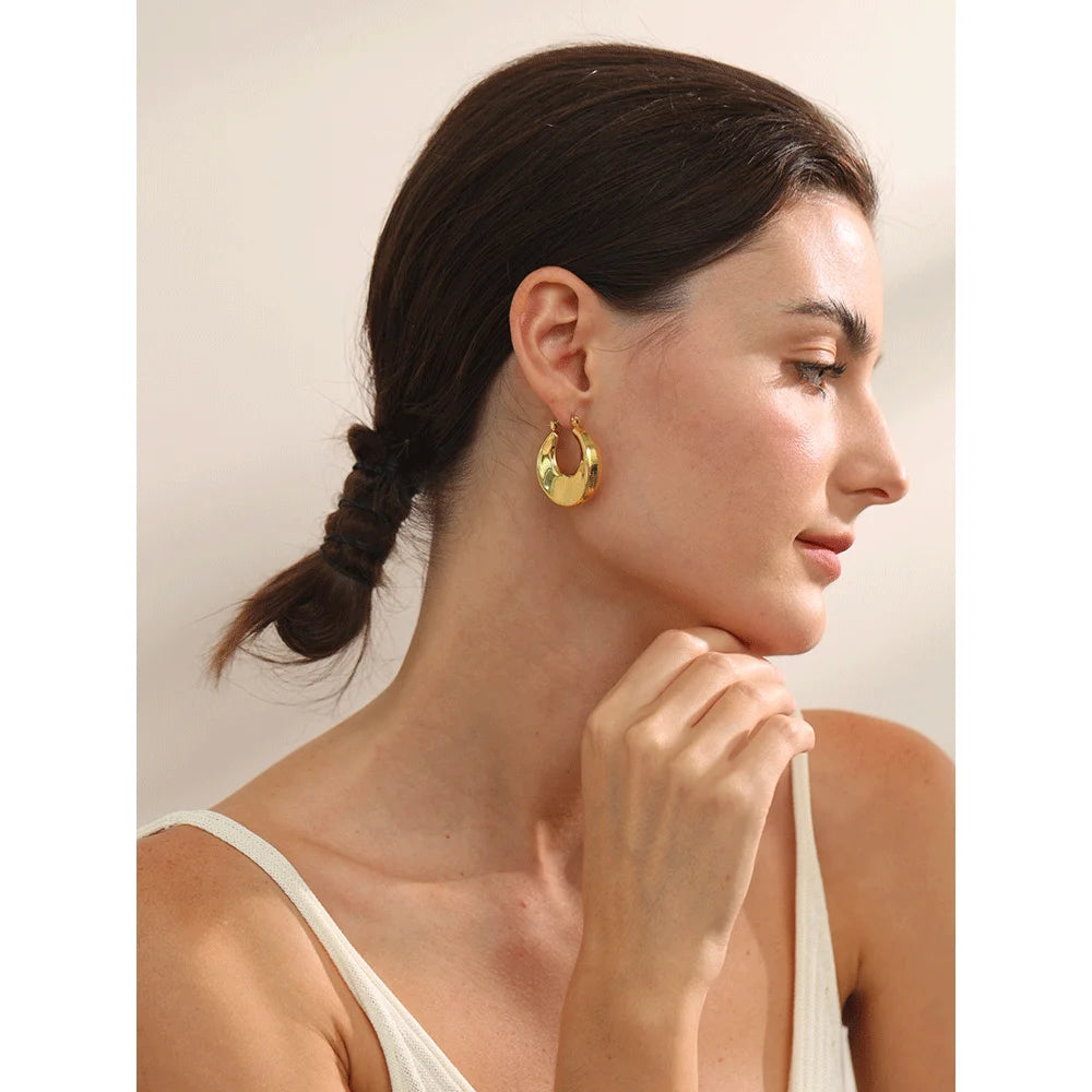 Sleek Round Hollow Hoop Earrings