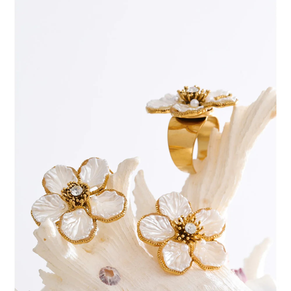 Vintage Petal Pearl Duo