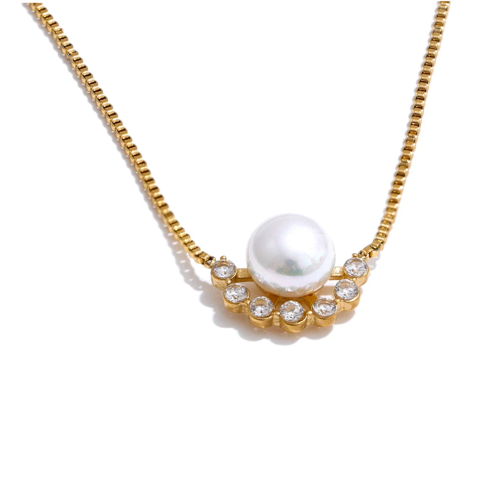 Natural Freshwater Pearl Zirconia Necklace