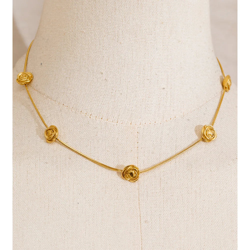 Rose be mine Necklace